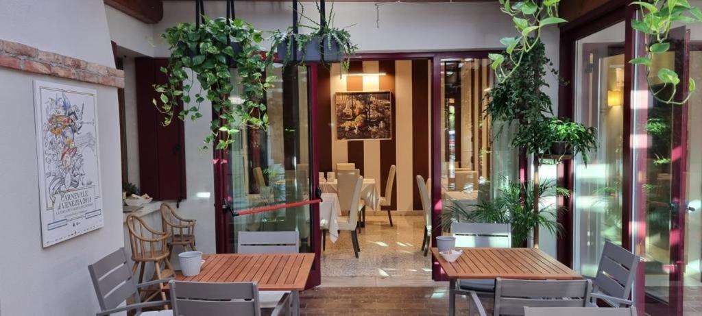 Unahotels Eco Hotel Villa Costanza Venezia Местре Екстериор снимка